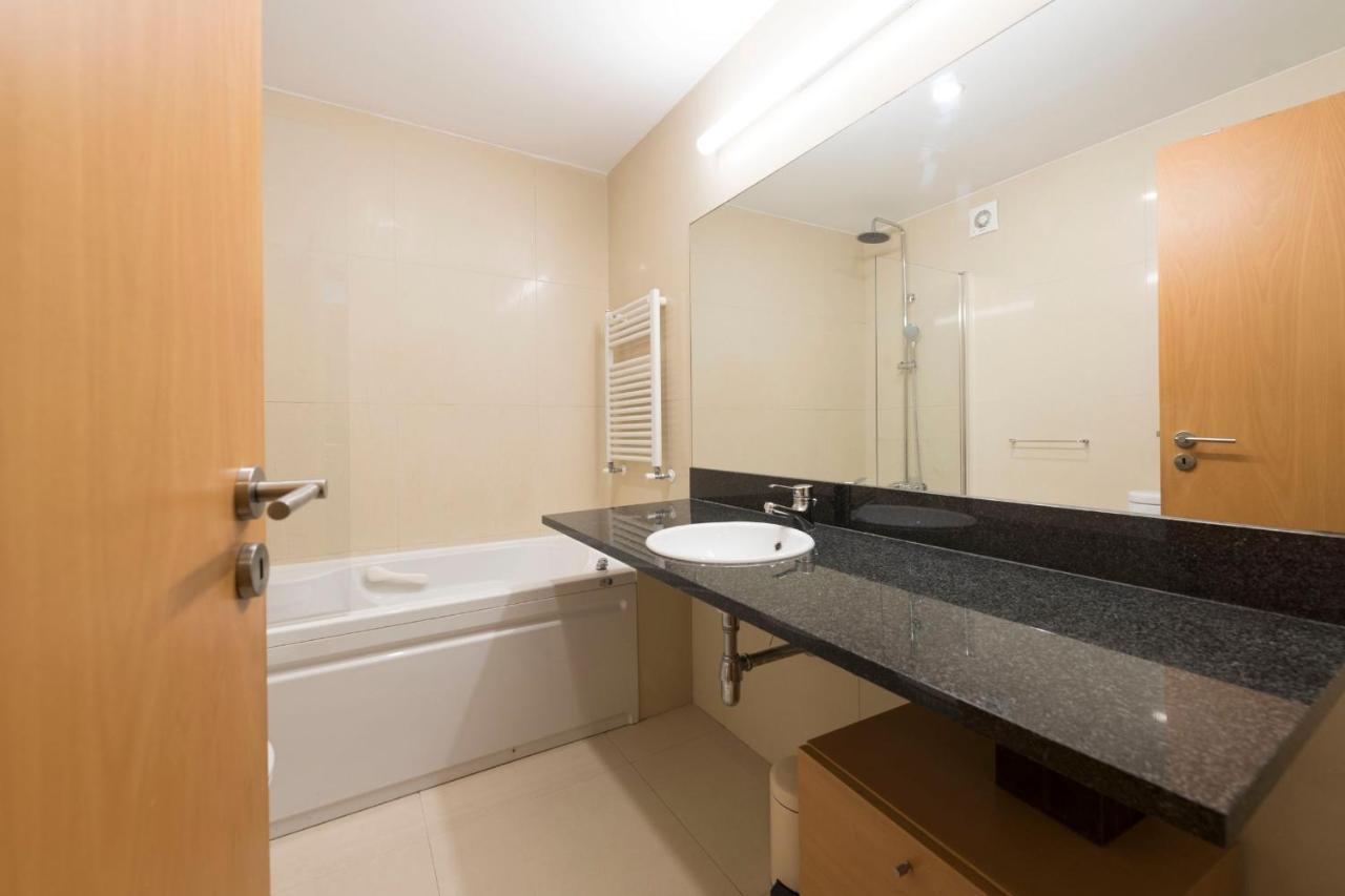 Lovelystay - Oporto Beach Apartment With 2 Free Parking Spots Matosinhos  Exterior photo